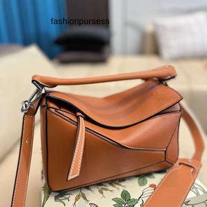 Bag Designer Hands Colored Makaron 2024 Straps outlet Shoulder Looewes Fashion 24cm Large Small Bags Capacity Puzzles Commuter Handbags Leather AA5W