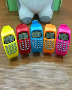 Calcolatrice digitale di moda con funzione orologio a LED Sport casual in silicone per bambini Calcolo multifunzione8867257