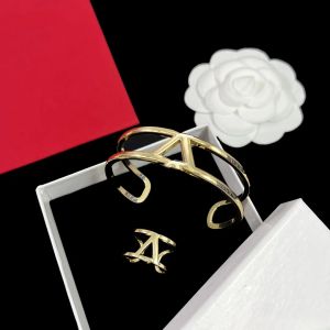 Classici rari, preziosi, design di design Splendidi anelli con squisita fattura, anelli di gioielli di fidanzamento, scatole regalo di anniversario eleganti e lussuose,