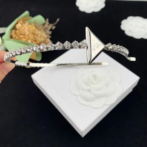 فاخرة P العلامة التجارية Triangle Bling Diamond Fashion Fashion France Style Letters Letters Designer Shining Crystal Cz Zircon Hair Hair Clip Band Band Band Band