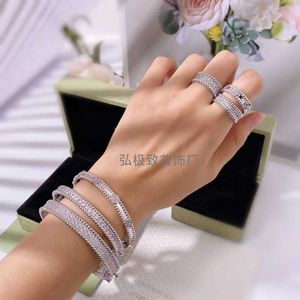 Designer-Luxus-Van-Clover-Armband aus 18-karätigem Gold mit funkelnden Kristallen und Diamanten, ultimatives Symbol für Liebe und Schutz, ein perfektes Geschenk für Frauen und Mädchen