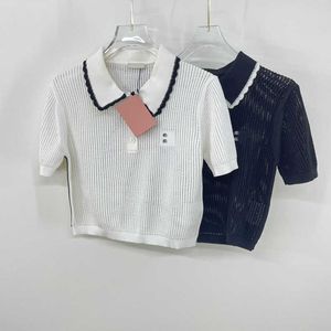 Miu Camicia in Maglia a Contrasto Bianca e Nera con Collo a Farfalla e Maniche Corte Svasata con Top in Pizzo Profumato in Stile Francese Dimagrante per Donna