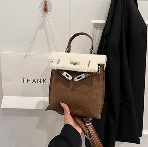 工場販売女性バッグ3カラーニッチデザインラムスウールステッチファッションハンドバッグかわいいジョーカーソリッドマットレザーレザーレジャーバックパックロムバックパック2837＃