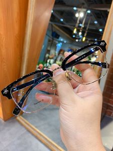 Designer ch Cross Glasses Frame Chromes Märke Solglasögon Halv Retro för män Kvinnor Ultra Light Titanium Myopia Flat Heart Luxury Högkvalitativ glasögonramar 2JPW