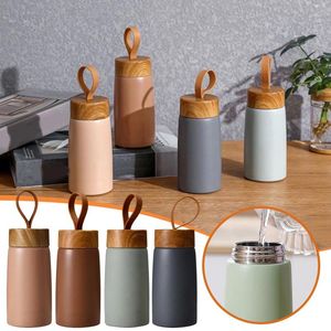 Vattenflaskor 260 ml Isolerad flaska 304 Rostfritt stål Portable kaffemugg för make Mamma pappa morfar grön ung och hungrig