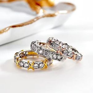 T Domowe projektant biżuterii Tytanium stal dwukolorowy pierścień krzyżowy U ZAKRĘTUJ Pierścień Serca Różne style gładki pierścień diamentowy z pudełkiem prezentowym 001