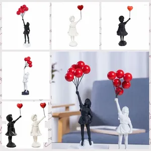 Dekorativa figurer som flyger ballongflicka figur Simple Love Harts Crafts Realistic White Home Accessories No Lukt