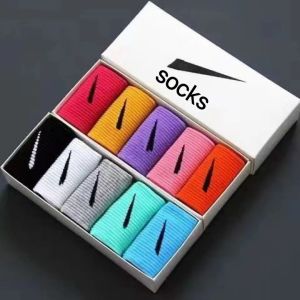 Wholesale Socks Men's Women Stockings 5 pairs/box Pure cotton Elasticity 10 colors Letter mens womens NK Print Sport Basketball football Sockings