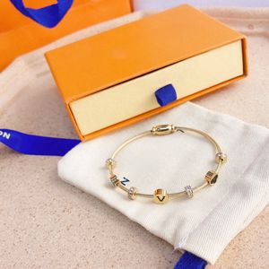 Minimalist Design Gifts Bracelet Classic Designer Style Bangle Women's Luxury Brand Logo Bange High Quality Stainless steel Wristband Cuff Fashion Jewelry J12145