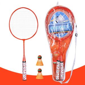 1 ustawione rakiety badmintona z piłkami 2 gracz dla dzieci w pomieszczeniach sportu na świeżym powietrzu 231229