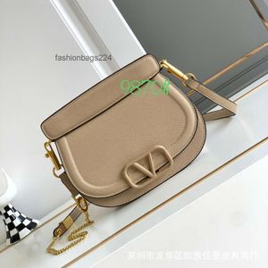 Cowhide Vltn High Top Top Small Bag Round Leather Bags Layer Layer Agonal Chain End Square Designer Purse Handbag Women's Saddle 6c9iwleq