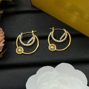 Küpe Tasarımcısı İnci Rhinestone Tasarım Kadınlar için18K Altın Kaplama Çember Saplama Moda Mektubu Orijinal Kutu Kılıfı