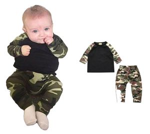 Sonbahar Bebek Giysileri Bebek Bebek Giyim Seti Çocuk Pamuk Kamuflaj Pantolon Uzun Kollu Tshirt Topspants 2 PCS5457947