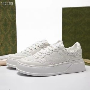 Casual Shoes European och amerikansk stil högklackade sandaler med metalljärnhuvud spetsigt blomma broderi tråd spets mesh nattklubb bankett sneakers 35-40