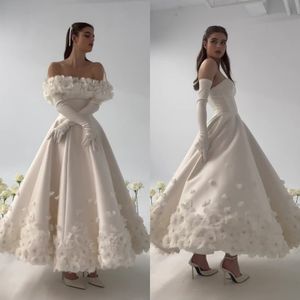 Fantastisk blommaklänningar med Cape Sweetheart Ruffles ankellängd Formell kvällsfestklänning Satin Kort en linje Vestidos de Novia