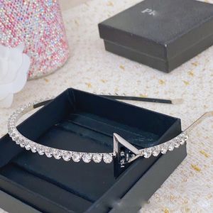 Luxury P Brand Triangle Bling Diamond pannband Fashion France Style Letters Designer Shining Crystal CZ Zircon Summer Hair Clip Pannband Head Band