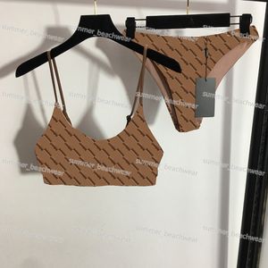 Sexig tryckt bikini baddräkt designer halter bh tryckta trosor passar kvinnor rygglösa badkläder för sommarstrandbikini