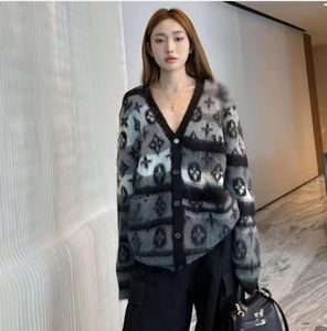 High quality Women's luxury Sweaters knitted Designer spring autumn woolen fleece printed Letter-V cardigans jumper Sweater jacket for woman