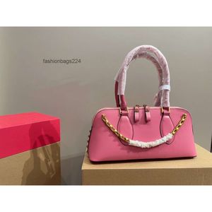 Stud vltn female 2024 torby torby bagietka 23 NOWOŚĆ NOWA NITO ROCKOWY Portable Hobo Crossbody Siez Single Sieć mody Portse CeBl0OS2