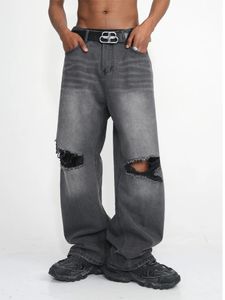 Jeans da uomo Y2k Jeans strappati al ginocchio in denim danneggiato per uomo Jeans larghi effetto consumato pantaloni cargo neri da uomo 231229