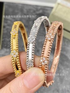 Bracciale di lusso di design Van Clover in oro 18 carati con cristalli scintillanti e diamanti Simbolo supremo di amore e protezione, un regalo perfetto per donne e ragazze Vvmc