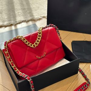 19 Series Designer Womens Shoulder Bag 25cm Leather Ringer Gold Hardware Metal Turnbuckle Chain Top Luxury Handbag Matelasse Chain Crossbody Bags Makeup Bags Red