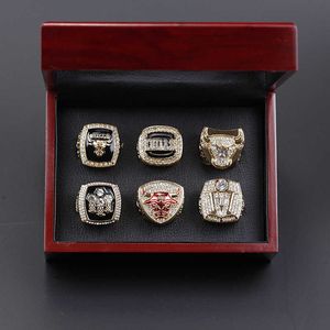 Band Rings Chicago Bulls 6-year championship ring set for fans
