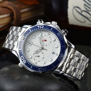 AAA Luxusuhr Herren Quarzuhren hochwertige Designeruhren 42 mm Stahlarmband Kautschukarmband Saphir Chronographenwerk Armbanduhren Montre de Luxe