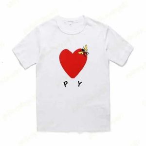 Moda Erkek Oyun T Shirt CDG Tasarımcı Kalpler Sıradan Kadın Des Des Rozet Garcons Grafik Tee Kalp Mektubun Arkasında Göğüs T-Shirt Ch19