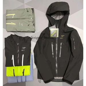 Kurtka Arc Designer Mens Windbreak Waterproof Jackets Classic w rozmiarze Lekkie miękki płaszcz przeciwdeszczowy z kapturem z kapturem ubrania turystyczne na zewnątrz