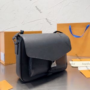 Yüksek kaliteli haberci çanta erkek tasarımcı çanta çapraz vücut çantası adam çanta omuz çantası manyetik kapalı kaplanmış tuval deri erkek çanta çanta çapraz çanta sırt çantaları 5a