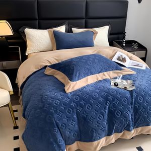 厚いサンゴベルベットの寝具豪華なベッドシート3次元彫刻牛乳ベルベットベッドセットデザイナー両面フリースカバー