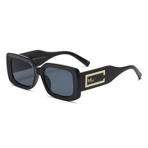 Новые дизайнерские солнцезащитные очки Классические очки Goggle Открытый пляж Солнцезащитные очки для мужчин Многоцветные Дополнительные треугольные солнцезащитные очки в большой оправе Мода