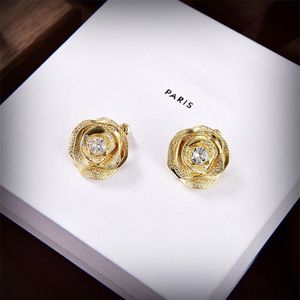 8 Styles Women Fashion Ear Studs Earrings Designers Märke Lyxiga smycken Klassiska bokstäver Golden Silver Pearl Diamond Flowers Earri332q