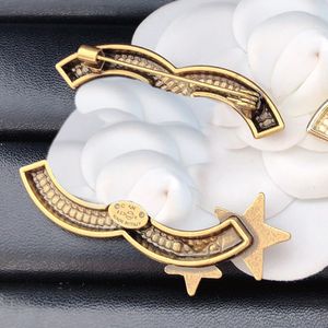 Street Brand Women Girls Designer Brooch 18K Gold Plated Crystal Letter Brooche Pearl Pins Party Gift Lapel Brooches Fashion Birthday Gifts Jewelry