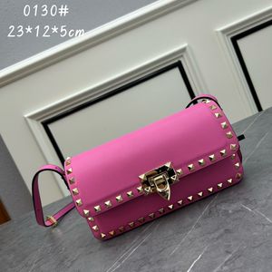 Borsa da donna di design Borsa a mano in pelle di vitello liscia con finitura rivettata in smalto dello stesso colore Borsa a tracolla fashion a conchiglia Borsa classica quadrata piccola orizzontale