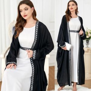 Roupas étnicas Vestidos Formais Branco e Preto Vestido de Duas Peças Conjuntos Muçulmanos Modest Mulheres Islâmicas Roupas de Oração Dubai Abaya Ramadan