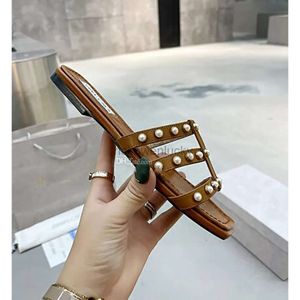 Jimmyness Choo Deri Yüksek Kaliteli Ayakkabı Terlik Platformu Rhinestone Sandals Traute Mule Mule Plaj slaytlarında yürüyüş ayakkabıları rahat ev sandal terlikleri seksi