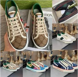 Tennis 1977 Casual Shoes Luxurys Designers Mens Shoe Italy Green And Red Web Stripe Rubber Sole Stretch Cotton Low Top Men Sneakers size 40-46
