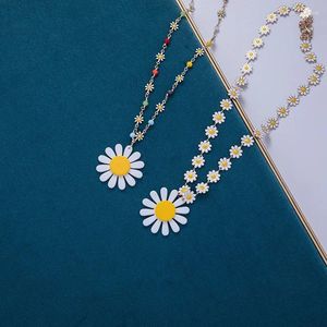 Ketten Bunte Zarte Sonnenblume Acryl Anhänger Halskette Für Frauen Mädchen Herbst Winter Handgemachte Metall Geometrische Pullover