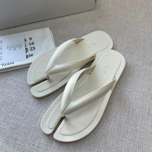 Sapato casual flip chinelo sliders de alta qualidade caminhada praia slide mulheres maison ensolarado homens piscina flop designers sapatos plana loafer verão sandália luxo ao ar livre mule borracha