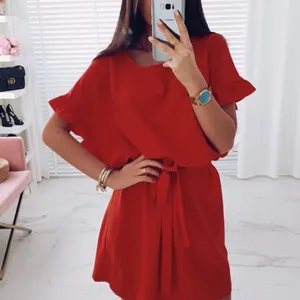 Lässige Kleider 2023 Frauen Rotes Kleid Schlanke Passform Schnürung O-Ausschnitt Knielang Lotusblattärmel Kurzer Rock Modischer Streetstyle