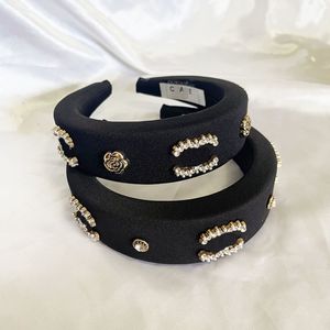 Diadema de terciopelo negro vintage Accesorios para el cabello de lujo vintage negro Diadema de estilo barroco coreano clásico nuevo Otoño Invierno Pinza para el cabello de maquillaje interior para mujer