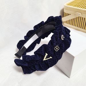 Bandas de cabeça de renda Luis pretas acessórios para cabelos de luxo para mulheres boutique estilo clipes de cabelo outono inverno encantador feminino bandana de cabeça clássica marca jóias de cabelo