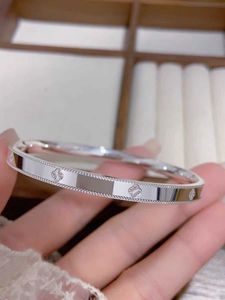 Designer smycken lyxarmband VCF Kaleidoscope 18K Gold Van Clover Armband med mousserande kristaller och diamanter Perfekt gåva för kvinnor flickor y0wq