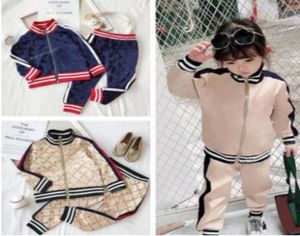 Barnkläder Tracksuit Letter Print Tracksuits Fashion Designer Coats and Pant Casual Sport Sweatshirt Boys Girls Clothes 37 Yea6725736