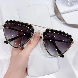 Occhiali da sole 2023 Occhiali da sole Cat Eye Occhiali da sole femminili per lo shopping all'aperto Tonalità Diamond Driving Eyewear Retro Cool Oval