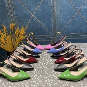 24SS Womens Leather Slingback Heeled Pumps Top Quality Luxury Designer Metal Chain Gold Silver Buckle Dress Shoes Pink Green Black Blue Re