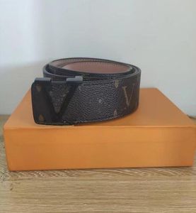 Designer Letter Belt Head Layer Cowhide Smooth Buckle Black Gold Buckle Lattice Luxury Double Sided LBV Luxury Brand Box 12 Colors7297713