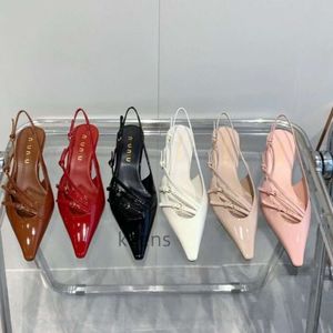 Patent deri sırtsız sandalet tasarımcısı sivri stilettos miui miui kadın lüks akşam ayakkabıları zarif elbise ayakkabıları vintage zarafet